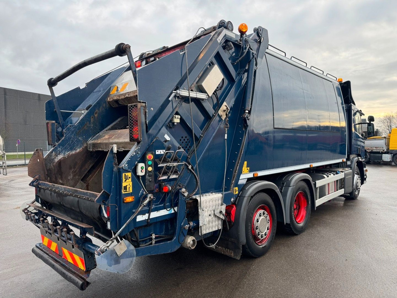 Scania P320 6x2*4 Euro 6 NTM 21 m3 - Camión de basura: foto 3 Scania P320 6x2*4 Euro 6 NTM 21 m3 - Camión de basura: foto 3