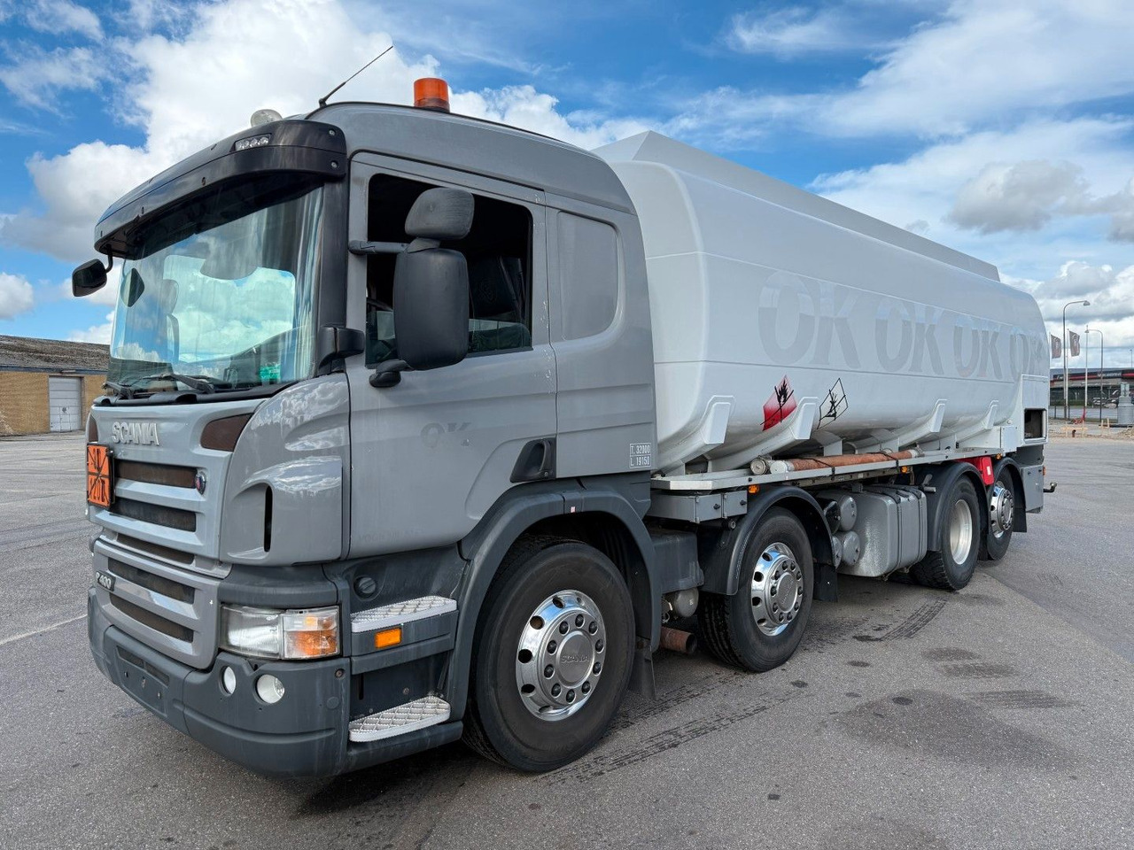 Scania P400 8x2*6 HMK Bilcon 24.000 l. ADR Euro 5 - Cisterna camión: foto 1 Scania P400 8x2*6 HMK Bilcon 24.000 l. ADR Euro 5 - Cisterna camión: foto 1