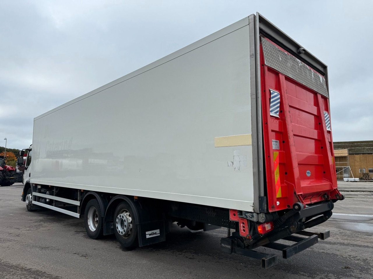 Volvo FE320 6x2*4 TK T1200-R Spectrum 9,80 m. koffer - Frigorífico camión: foto 4 Volvo FE320 6x2*4 TK T1200-R Spectrum 9,80 m. koffer - Frigorífico camión: foto 4