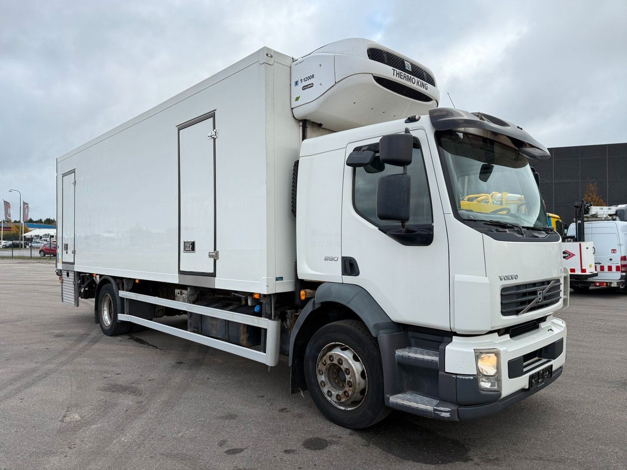 Volvo FL290 4x2 Thermo King T1200-R Euro 5 - Frigorífico camión: foto 2 Volvo FL290 4x2 Thermo King T1200-R Euro 5 - Frigorífico camión: foto 2