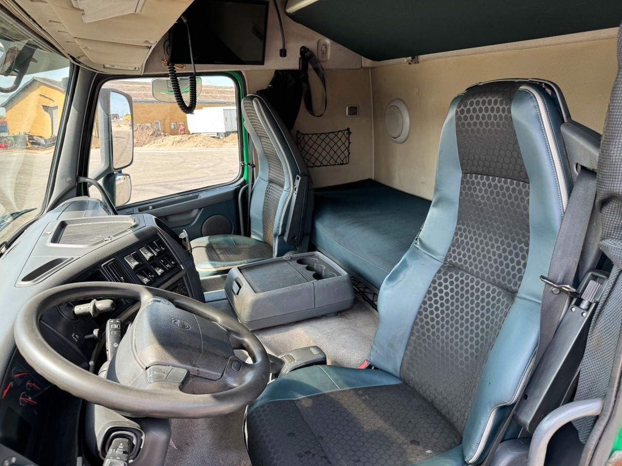 Volvo FM500 8x4*4 HMF Kipper Euro 5 - Volquete camión: foto 5 Volvo FM500 8x4*4 HMF Kipper Euro 5 - Volquete camión: foto 5