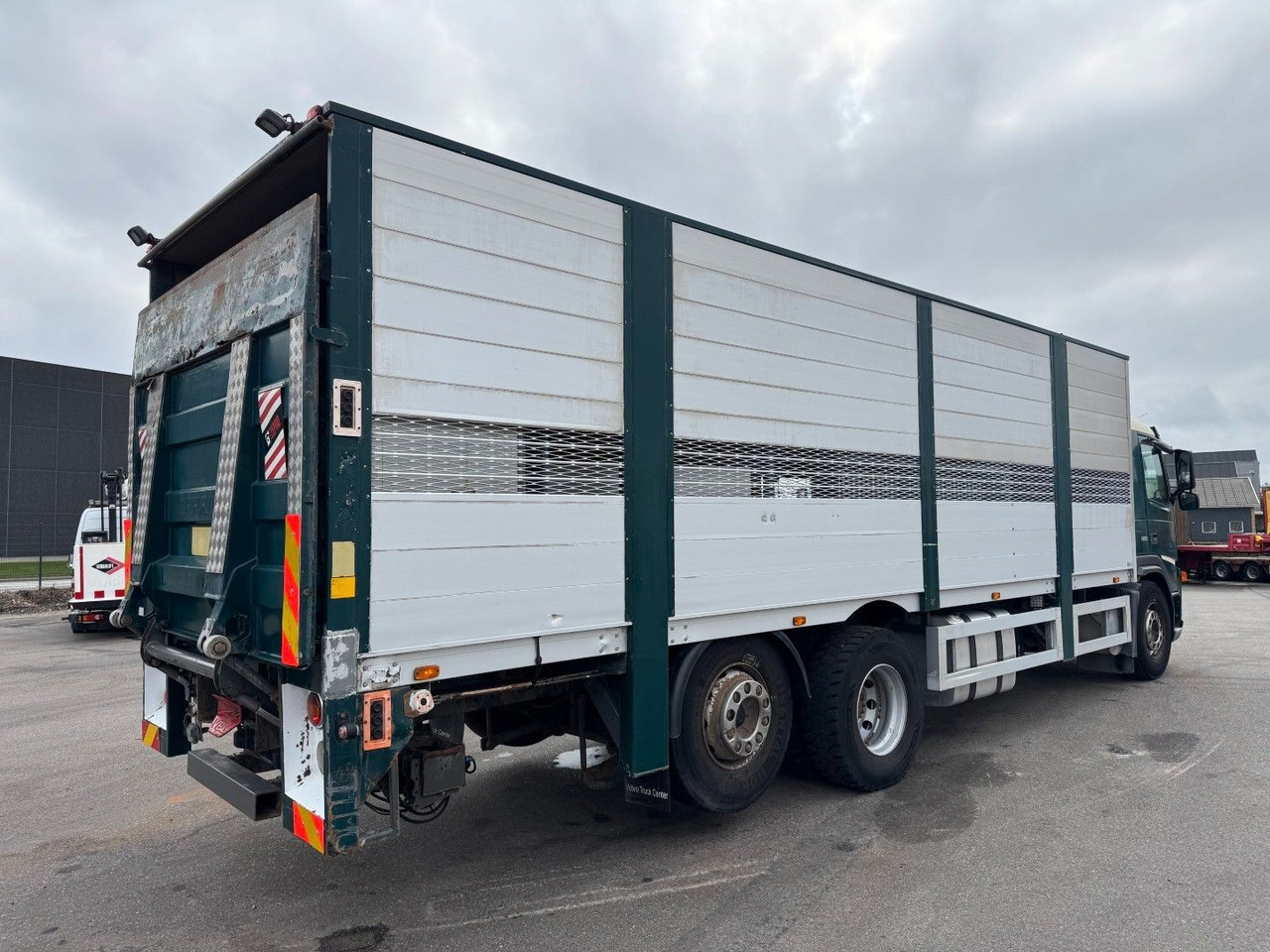 Volvo FM9 380 6x2*4 Tiertransporter / Livestock - Camión para caballos: foto 3 Volvo FM9 380 6x2*4 Tiertransporter / Livestock - Camión para caballos: foto 3