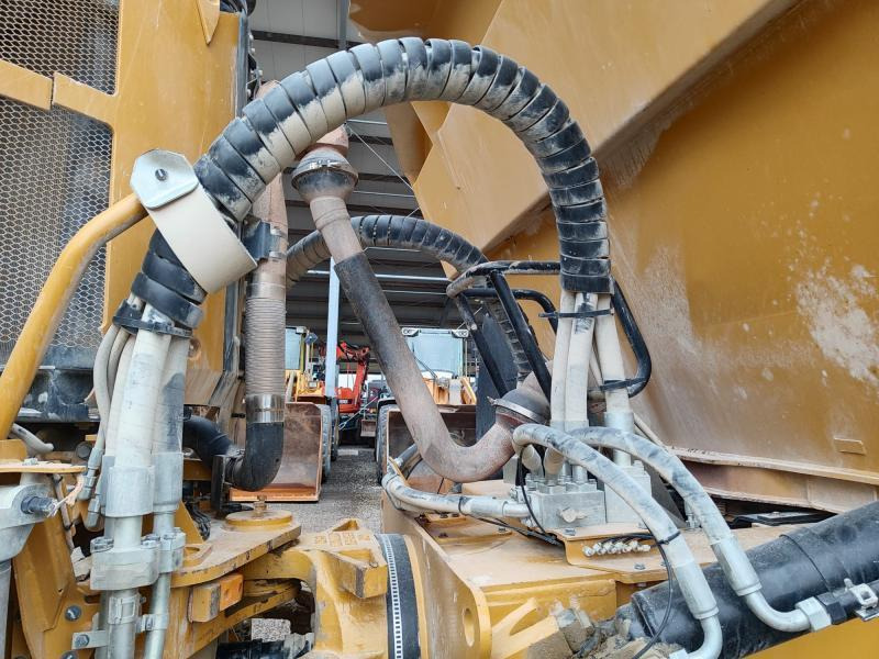 Dúmper articulado Caterpillar 740GC: foto 8