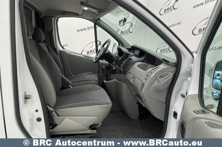 Opel Vivaro 2.5 CDTI - Autocaravana: foto 4 Opel Vivaro 2.5 CDTI - Autocaravana: foto 4