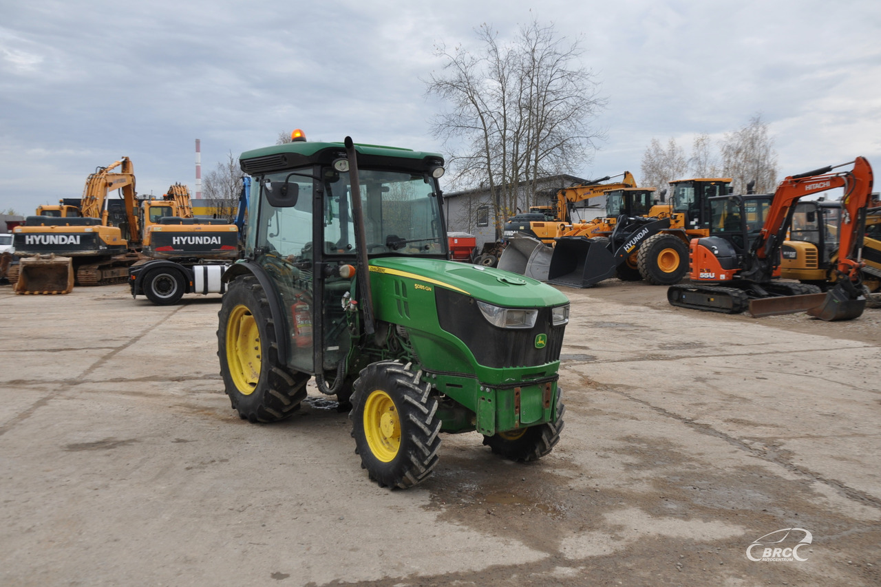John Deere 5085 - Tractor: foto 2 John Deere 5085 - Tractor: foto 2