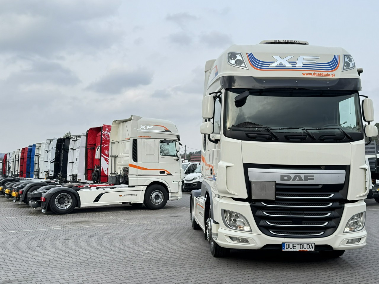 DAF XF 460 SSC E6 Standard Klima Postojowa - Cabeza tractora: foto 4 DAF XF 460 SSC E6 Standard Klima Postojowa - Cabeza tractora: foto 4