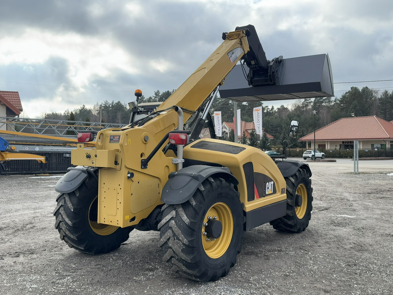 Manipulador telescópico Caterpillar TH337C: foto 19