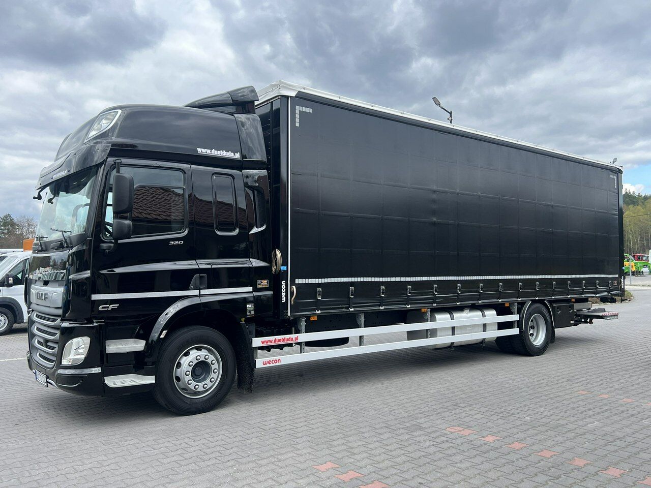 DAF CF 320 E6 Winda Firana Tył Drzwi Dach Zsuwany Długi 9.40m - Camión lona: foto 2 DAF CF 320 E6 Winda Firana Tył Drzwi Dach Zsuwany Długi 9.40m - Camión lona: foto 2