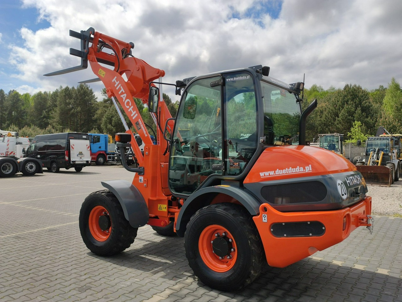 Hitachi ZW75 Wheel Loader Szybko-Złącze Widły Stan Bardzo Dobry - Cargadora de ruedas: foto 4 Hitachi ZW75 Wheel Loader Szybko-Złącze Widły Stan Bardzo Dobry - Cargadora de ruedas: foto 4