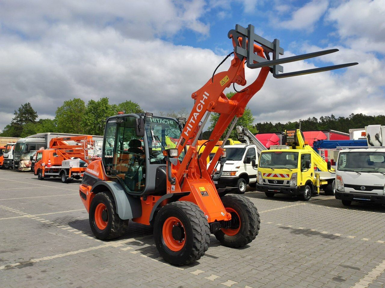 Hitachi ZW75 Wheel Loader Szybko-Złącze Widły Stan Bardzo Dobry - Cargadora de ruedas: foto 2 Hitachi ZW75 Wheel Loader Szybko-Złącze Widły Stan Bardzo Dobry - Cargadora de ruedas: foto 2