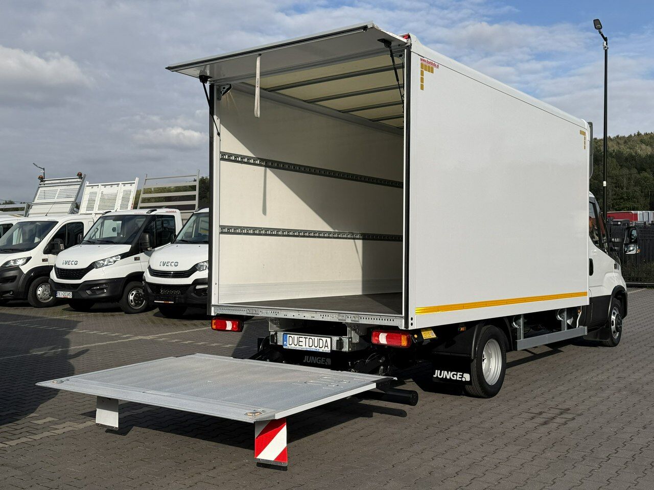 Iveco Daily 35C16 V - Furgoneta: foto 4 Iveco Daily 35C16 V - Furgoneta: foto 4