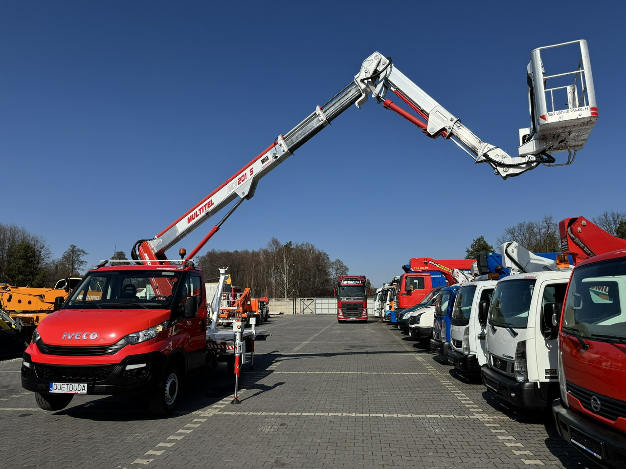 Iveco Daily 35S12 - Camión con plataforma elevadora: foto 5 Iveco Daily 35S12 - Camión con plataforma elevadora: foto 5