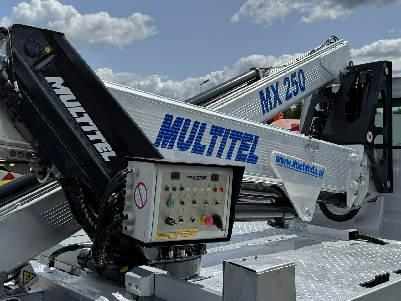 Camión con plataforma elevadora Iveco Daily 35S14: foto 17