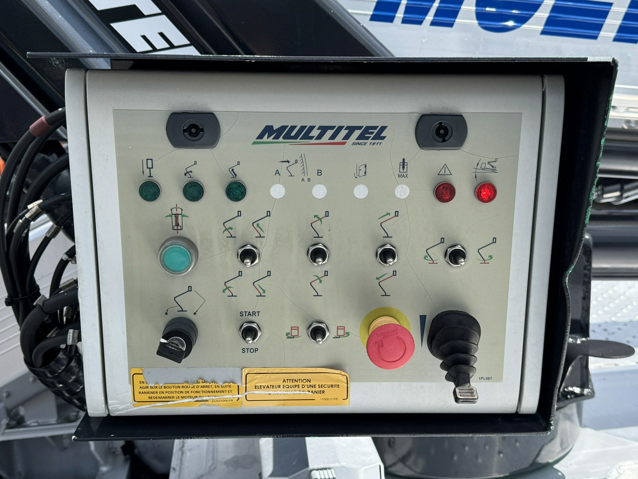 Camión con plataforma elevadora Iveco Daily 35S14: foto 18