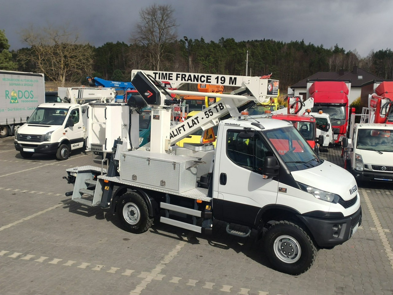Camión con plataforma elevadora Iveco Daily 55S17W 4x4 Zwyżka 19m Versalift Lat 55 TB Time France: foto 8