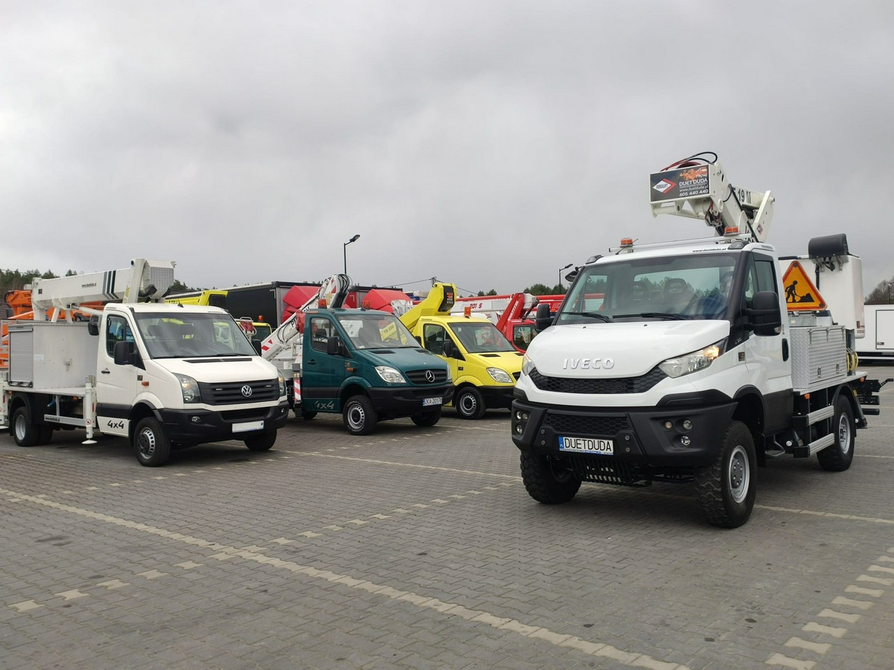 Camión con plataforma elevadora Iveco Daily 55S17W 4x4 Zwyżka 19m Versalift Lat 55 TB Time France: foto 9