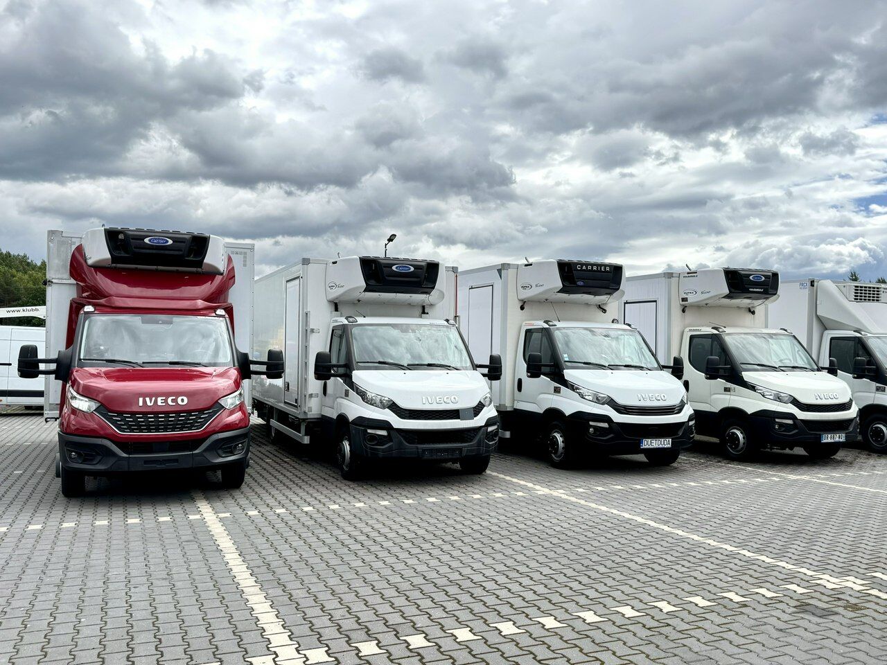 Iveco Daily 70C17 Mroźnia Ściana Grodziowa Multitemperatura - Frigorífico furgoneta: foto 1 Iveco Daily 70C17 Mroźnia Ściana Grodziowa Multitemperatura - Frigorífico furgoneta: foto 1