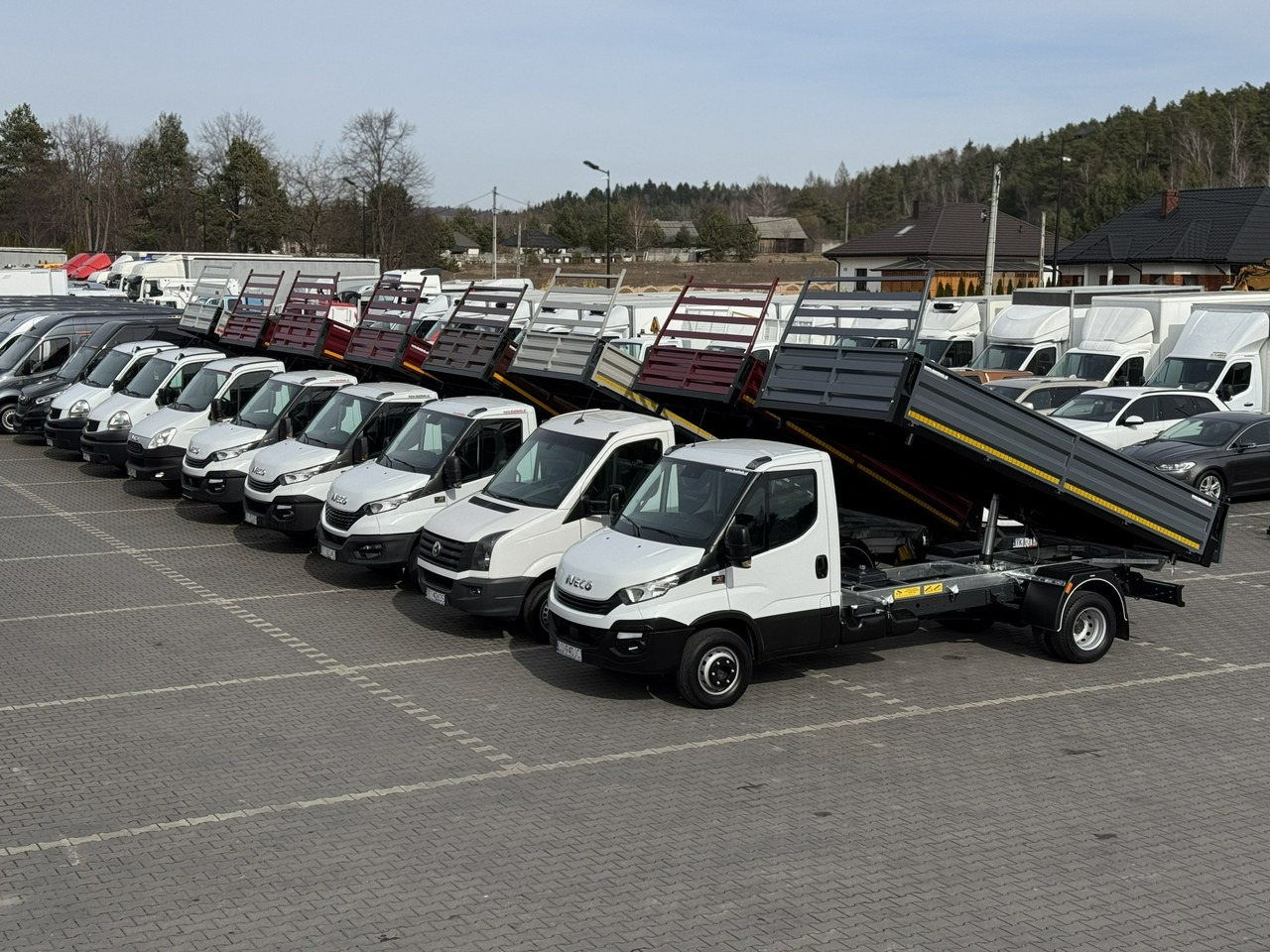 Iveco Daily 70C18 V H (72C18) Wywrotka 3-stronna Nowa Zabudowa - Volquete camión: foto 1 Iveco Daily 70C18 V H (72C18) Wywrotka 3-stronna Nowa Zabudowa - Volquete camión: foto 1