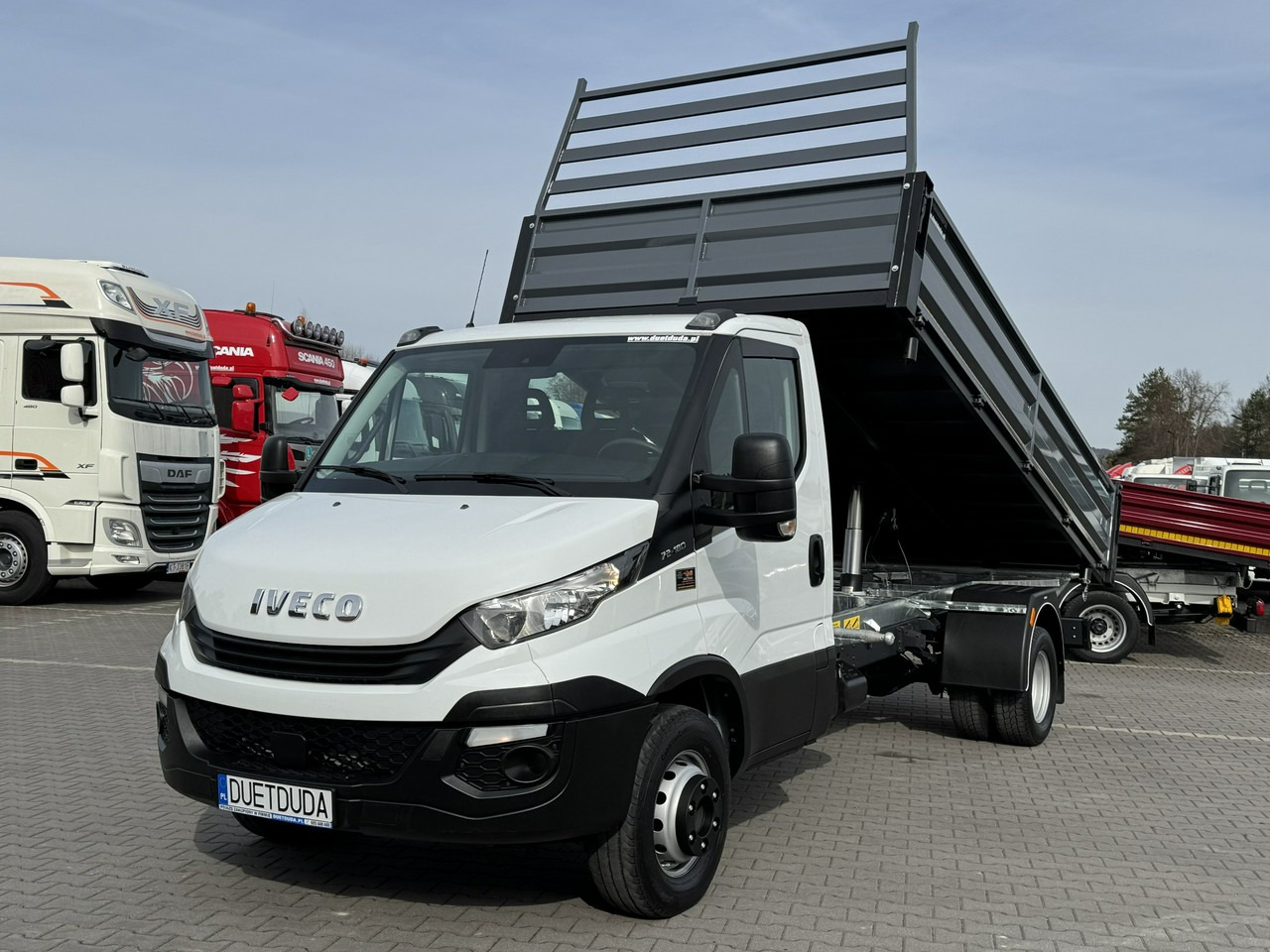 Iveco Daily 70C18 V H (72C18) Wywrotka 3-stronna Nowa Zabudowa - Volquete camión: foto 2 Iveco Daily 70C18 V H (72C18) Wywrotka 3-stronna Nowa Zabudowa - Volquete camión: foto 2