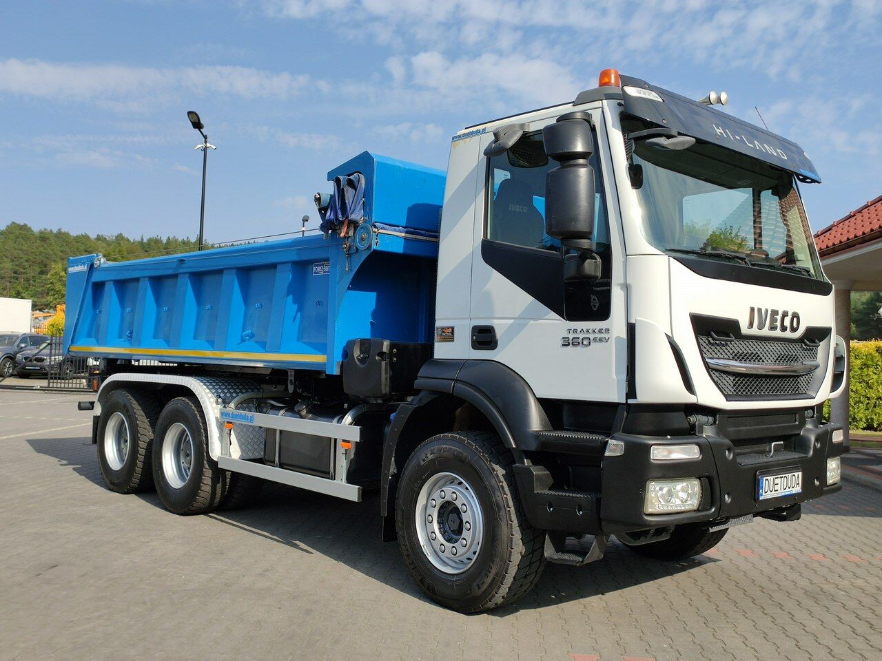Iveco Trakker 360 EEV Manual 6x4 Wywrot 3-stronny Hydroburta Bok i Tył - Volquete camión: foto 2 Iveco Trakker 360 EEV Manual 6x4 Wywrot 3-stronny Hydroburta Bok i Tył - Volquete camión: foto 2