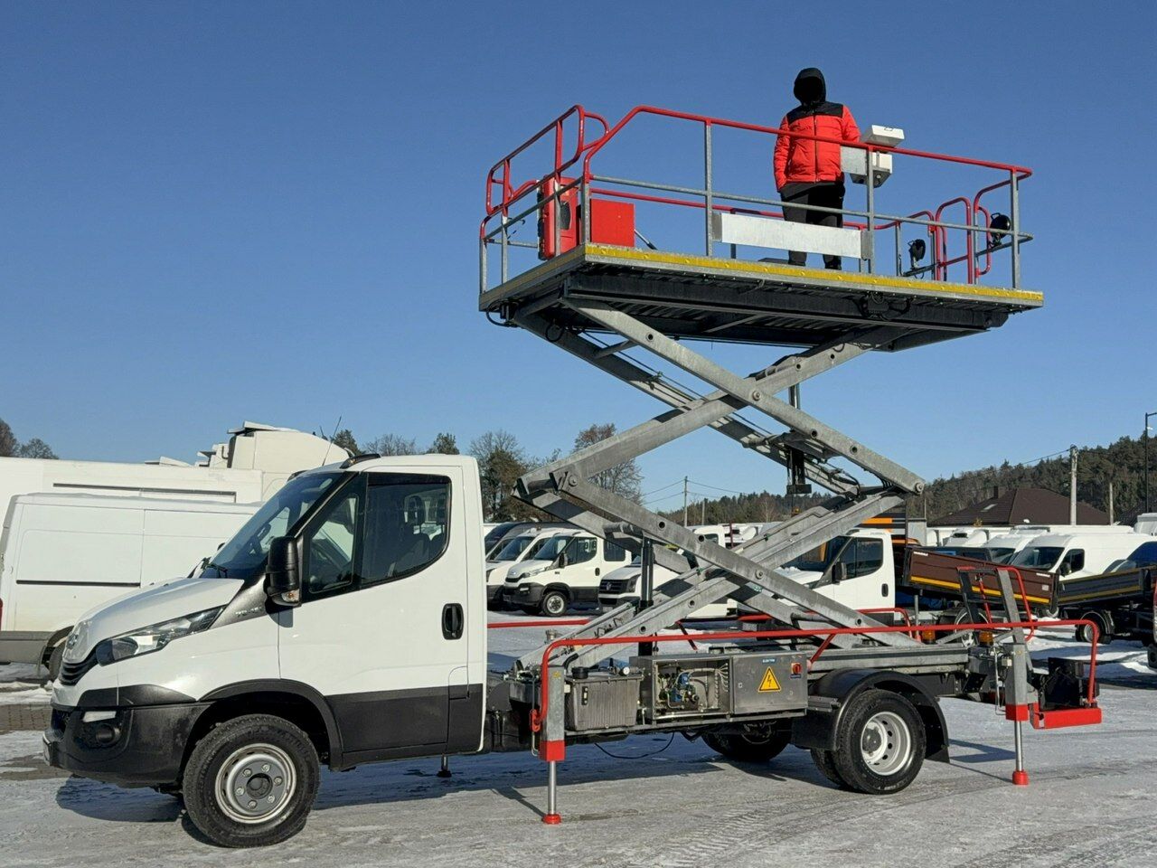 Iveco Zwyżka Podnośnik Nożycowy Franke FHB 6.3 Platforma Serwisowa - Camión con plataforma elevadora: foto 5 Iveco Zwyżka Podnośnik Nożycowy Franke FHB 6.3 Platforma Serwisowa - Camión con plataforma elevadora: foto 5