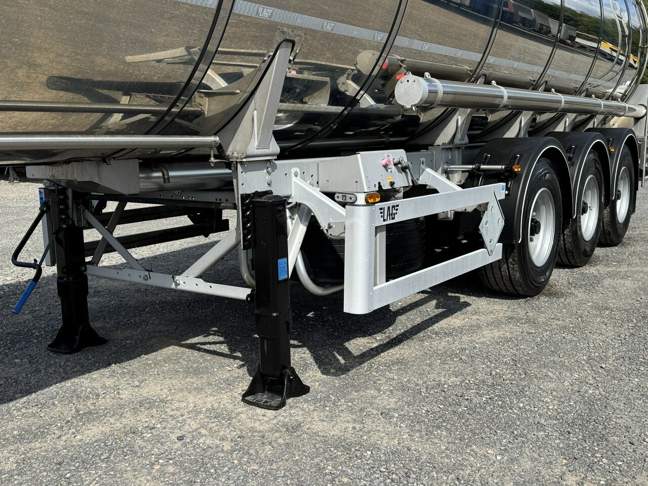 Lag Spożywcza Magyar Izolowana Webasto Pompa Elektryczna do Zrzutu - Cisterna semirremolque: foto 5 Lag Spożywcza Magyar Izolowana Webasto Pompa Elektryczna do Zrzutu - Cisterna semirremolque: foto 5