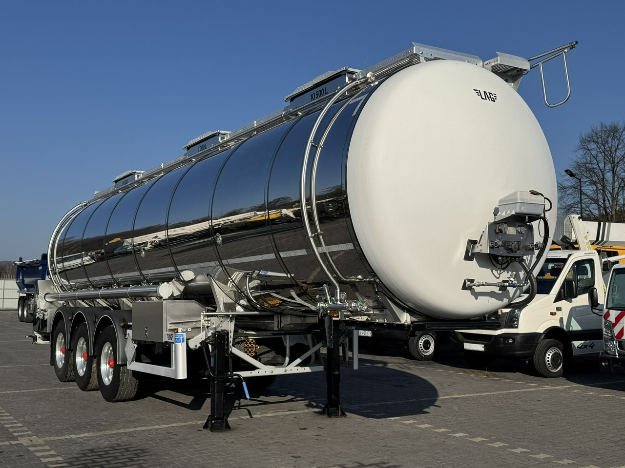 Lag Spożywcza Magyar Izolowana Webasto Pompa Elektryczna do Zrzutu - Cisterna semirremolque: foto 4 Lag Spożywcza Magyar Izolowana Webasto Pompa Elektryczna do Zrzutu - Cisterna semirremolque: foto 4