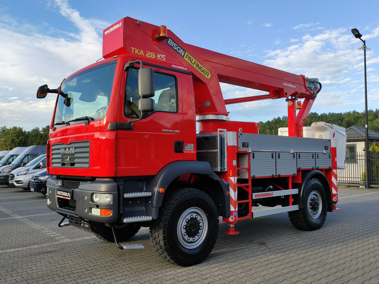 MAN TGM 18.280 4x4 Zwyżka Bison Palfinger TKA 28 Podnośnik Koszowy - Camión con plataforma elevadora: foto 1 MAN TGM 18.280 4x4 Zwyżka Bison Palfinger TKA 28 Podnośnik Koszowy - Camión con plataforma elevadora: foto 1