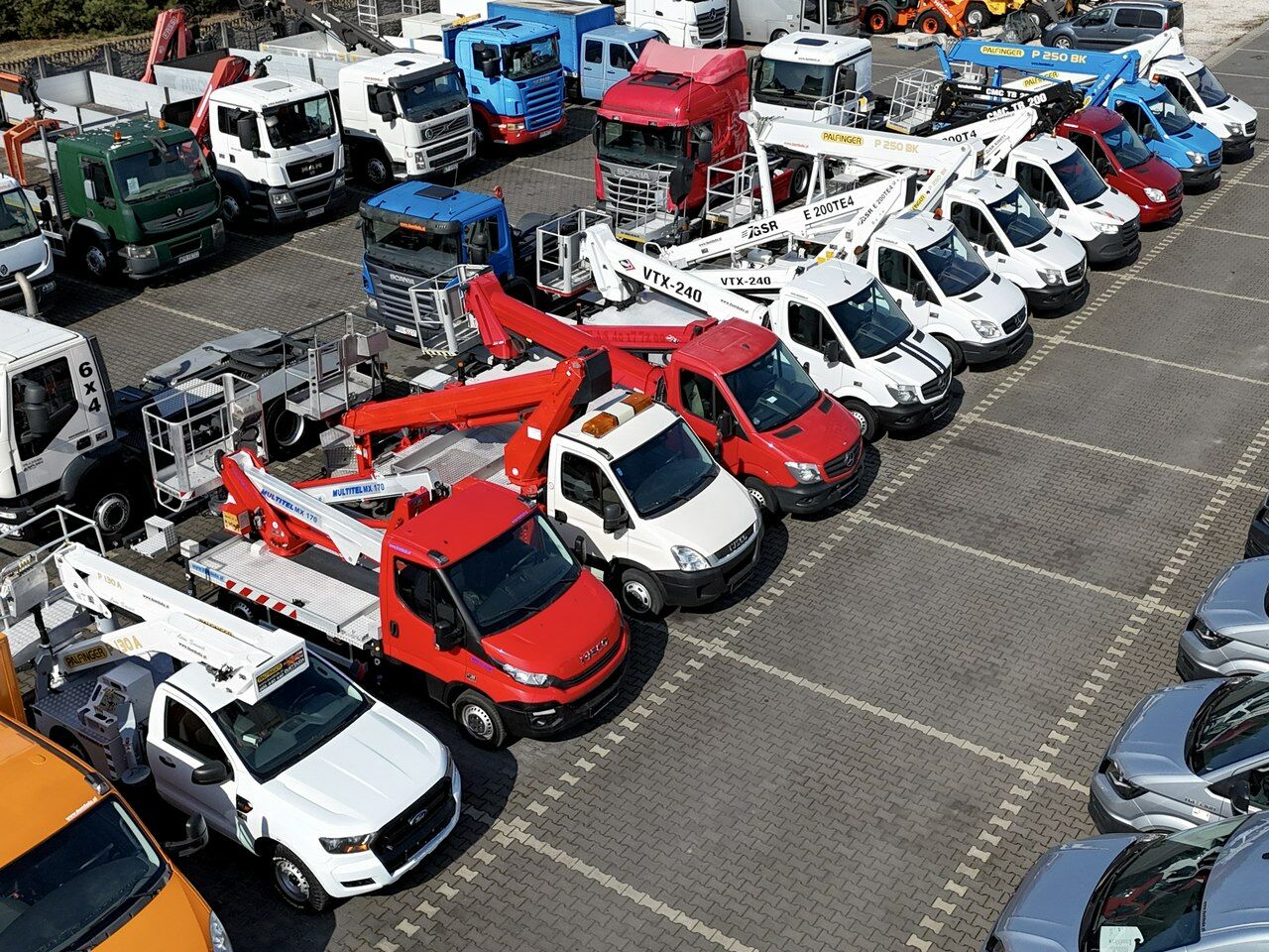 Mercedes Atego Zwyżka WUMAG WT 170 17m w bok 12m Mały przebieg - Camión con plataforma elevadora: foto 4 Mercedes Atego Zwyżka WUMAG WT 170 17m w bok 12m Mały przebieg - Camión con plataforma elevadora: foto 4