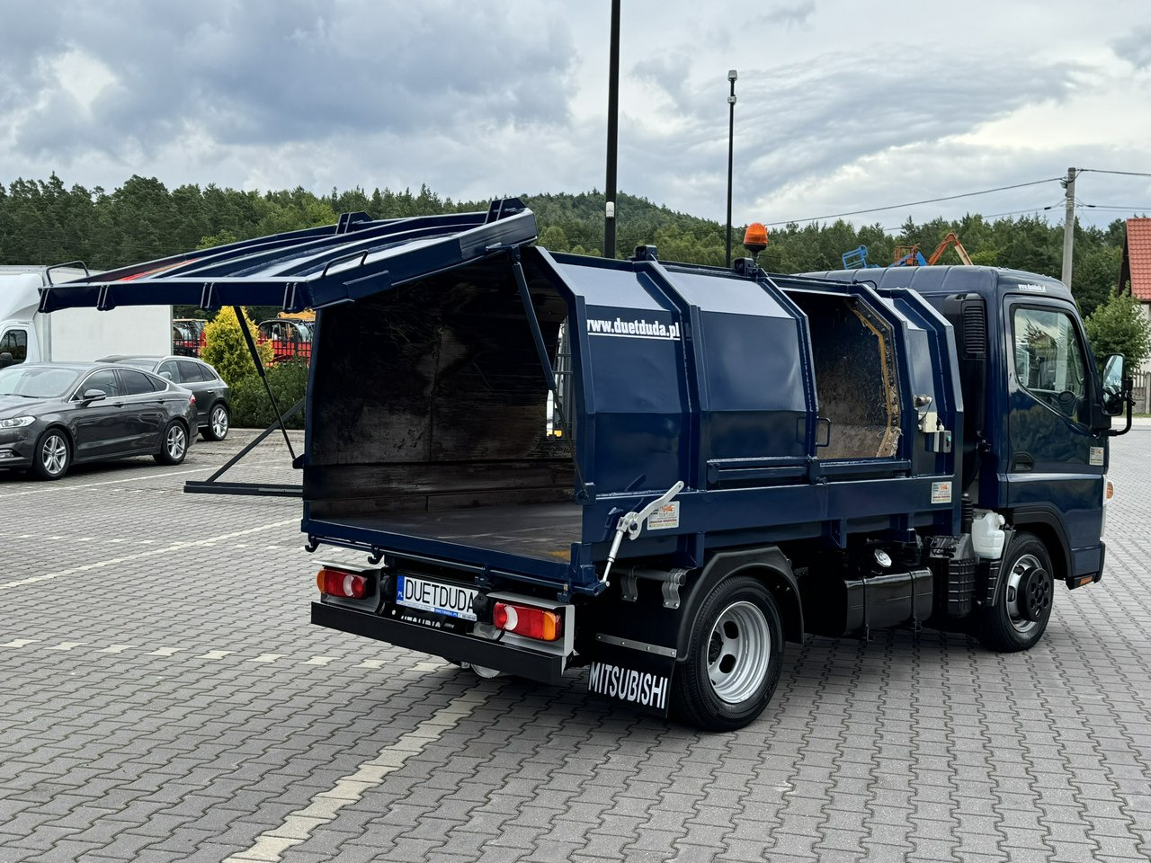 Mitsubishi Canter - Camión de basura: foto 3 Mitsubishi Canter - Camión de basura: foto 3