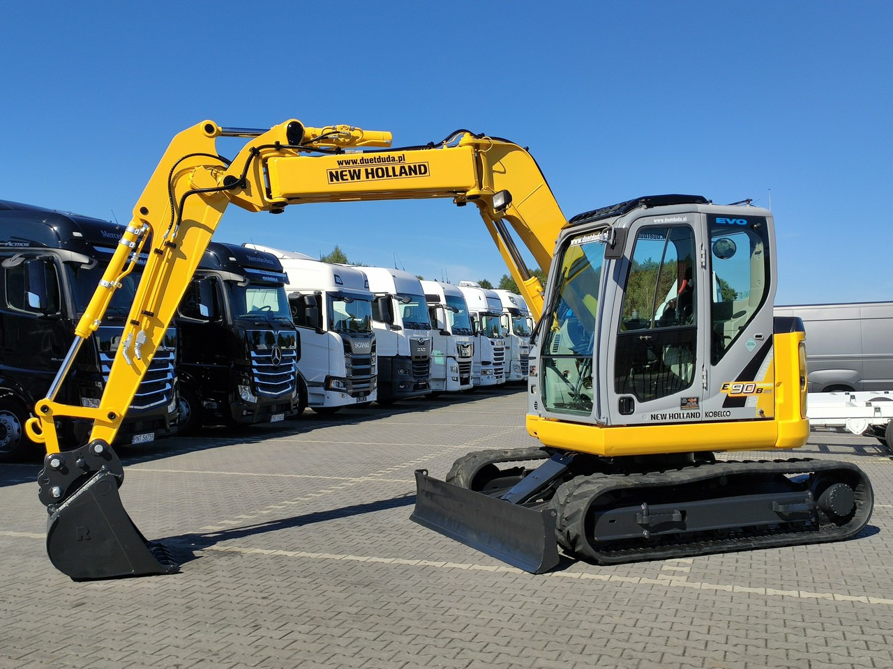 New Holland E90B SR -2 Gąsienicowa 10ton - Miniexcavadora: foto 3 New Holland E90B SR -2 Gąsienicowa 10ton - Miniexcavadora: foto 3