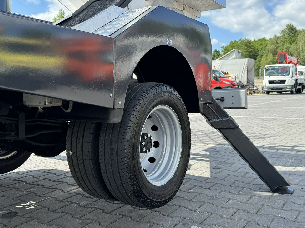 Nissan Cabstar - Camión con plataforma elevadora: foto 5 Nissan Cabstar - Camión con plataforma elevadora: foto 5