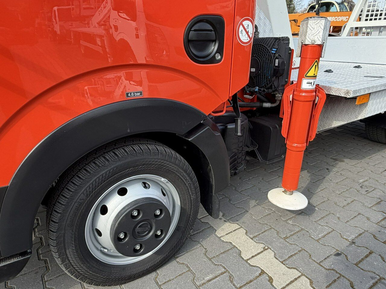 Nissan Cabstar - Camión con plataforma elevadora: foto 4 Nissan Cabstar - Camión con plataforma elevadora: foto 4