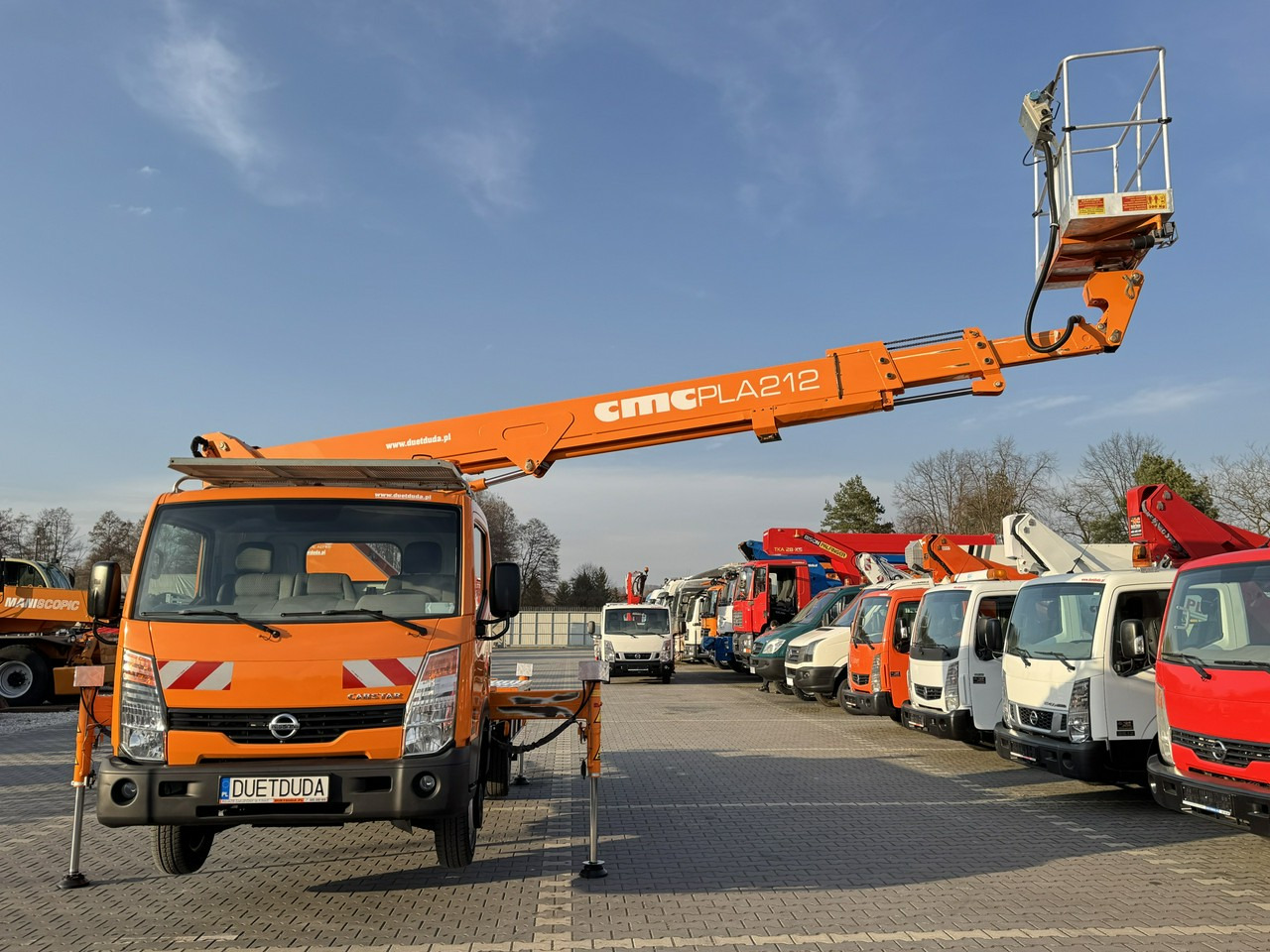 Nissan Cabstar - Camión con plataforma elevadora: foto 4 Nissan Cabstar - Camión con plataforma elevadora: foto 4