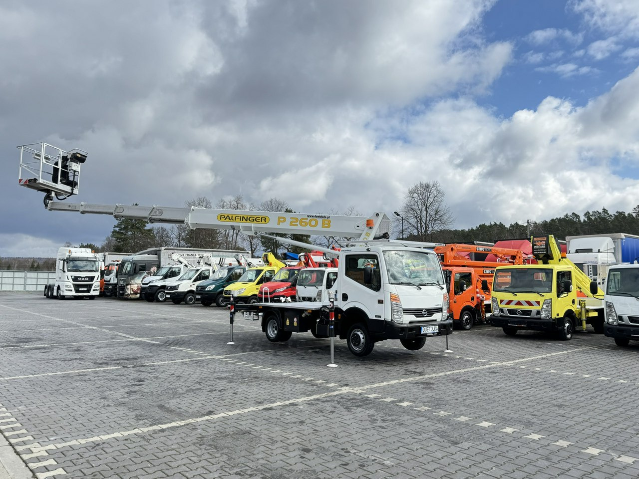 Nissan Cabstar - Camión con plataforma elevadora: foto 5 Nissan Cabstar - Camión con plataforma elevadora: foto 5