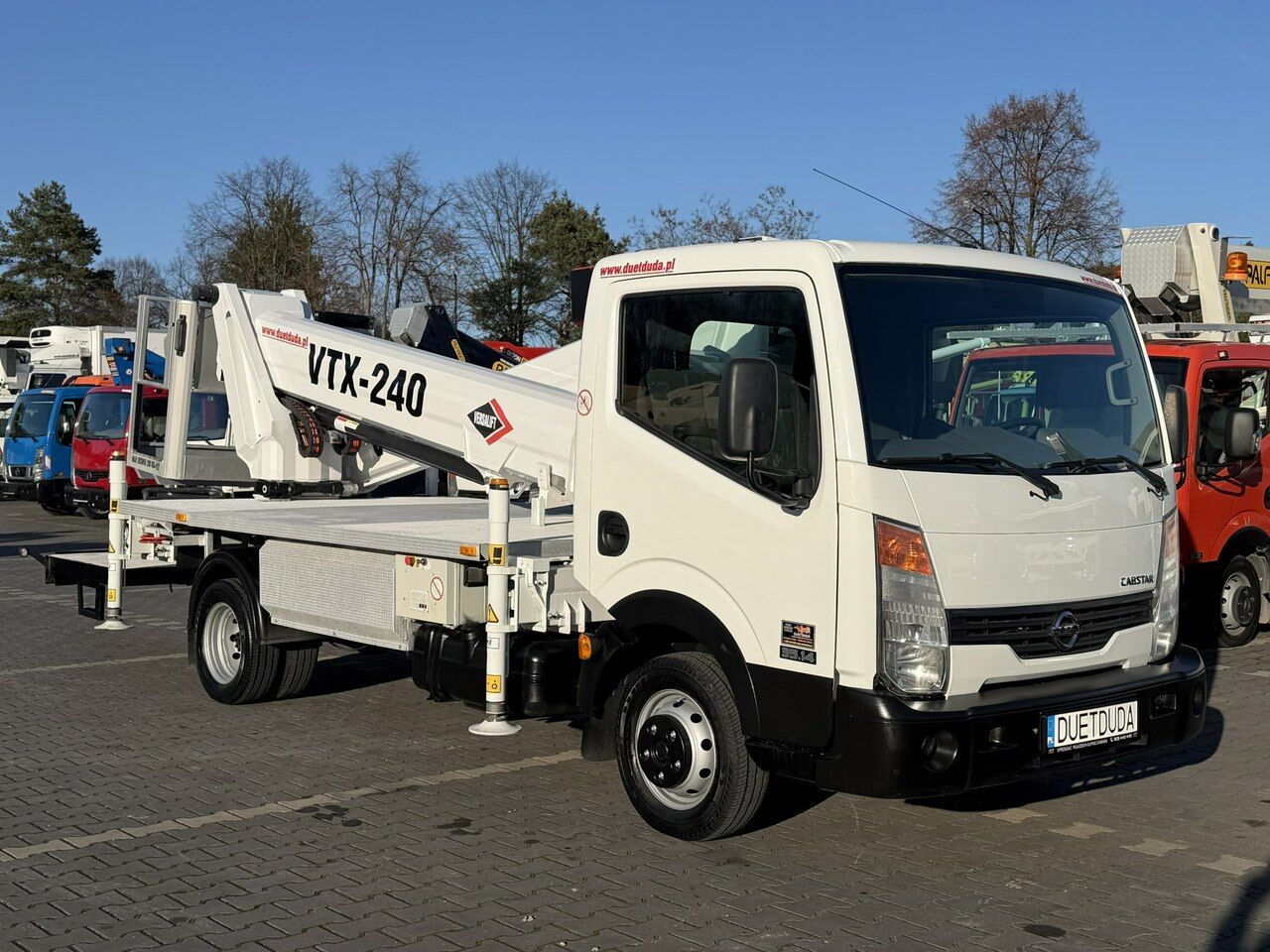 Nissan Cabstar - Camión con plataforma elevadora: foto 4 Nissan Cabstar - Camión con plataforma elevadora: foto 4