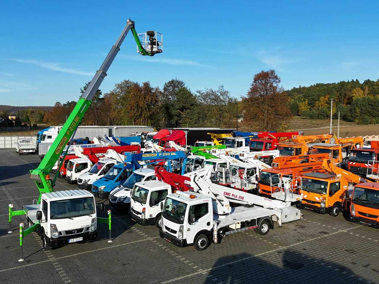 Nissan Cabstar Zwyżka Podnośnik Koszowy PALFINGER P210 BK UDT - Camión con plataforma elevadora: foto 3 Nissan Cabstar Zwyżka Podnośnik Koszowy PALFINGER P210 BK UDT - Camión con plataforma elevadora: foto 3