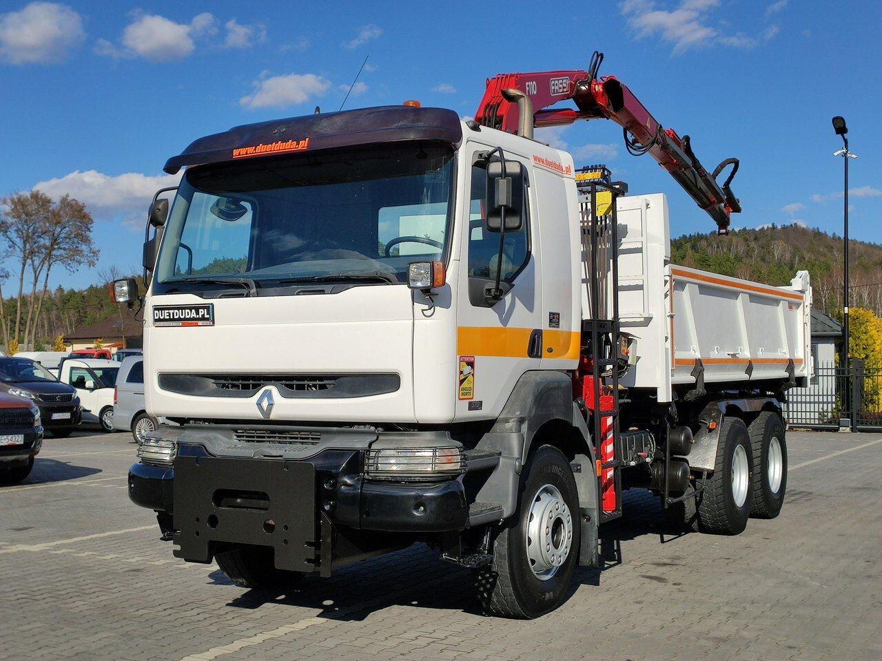 Renault Kerax 26.370 6x4 Mocny HDS FASSI F110 - Volquete camión, Camión grúa: foto 2 Renault Kerax 26.370 6x4 Mocny HDS FASSI F110 - Volquete camión, Camión grúa: foto 2