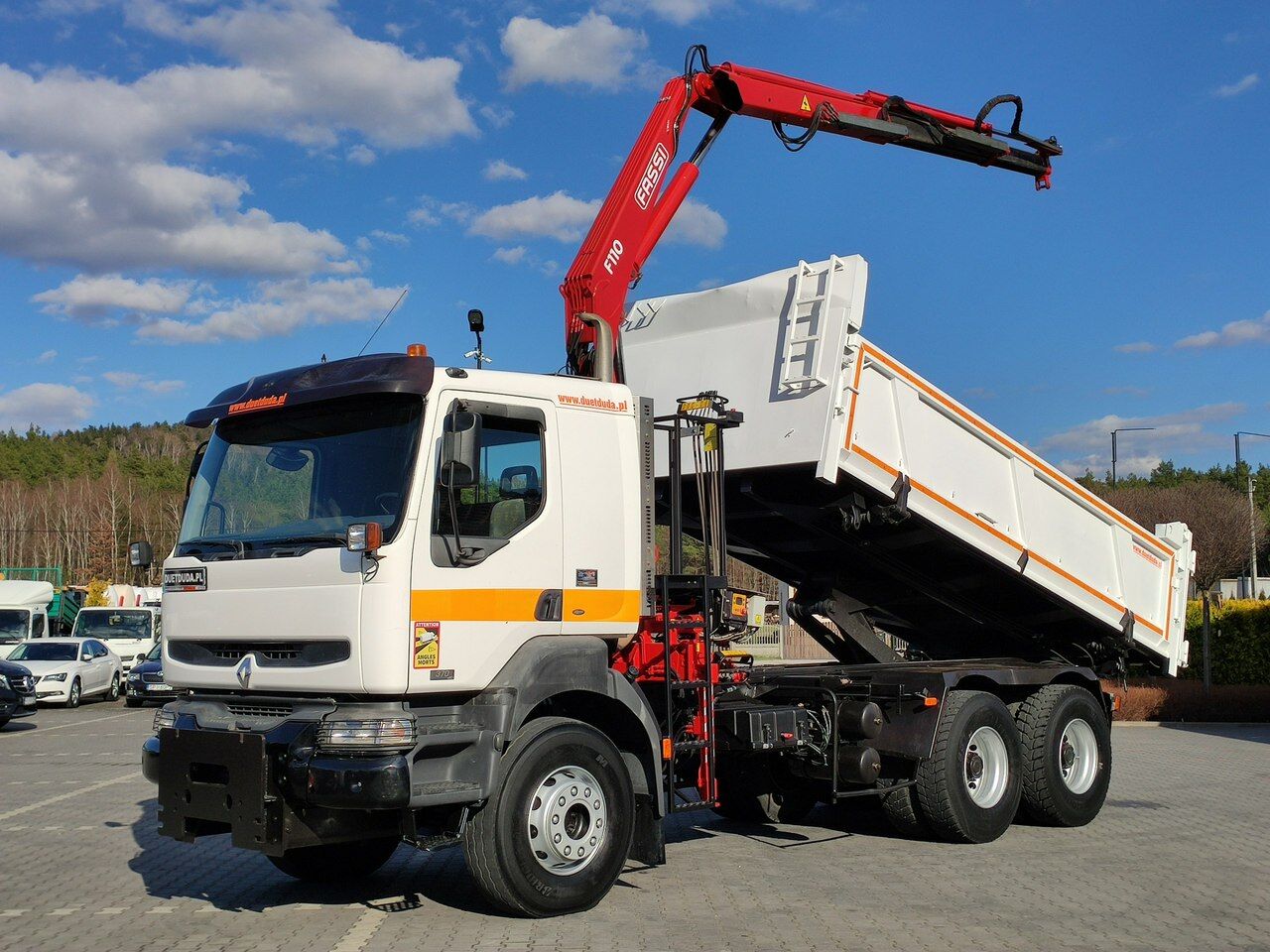 Renault Kerax 26.370 6x4 Mocny HDS FASSI F110 - Volquete camión, Camión grúa: foto 1 Renault Kerax 26.370 6x4 Mocny HDS FASSI F110 - Volquete camión, Camión grúa: foto 1