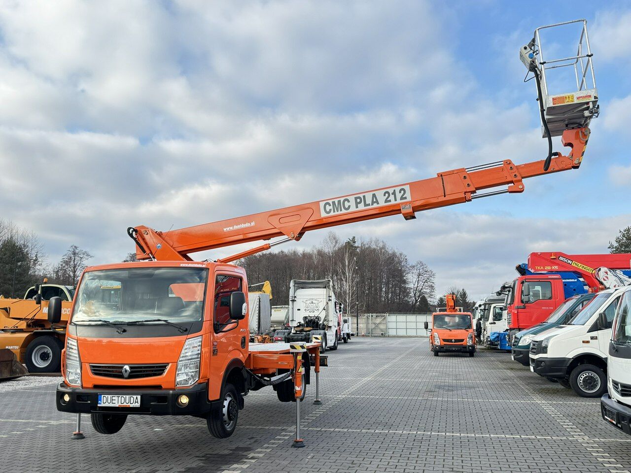 Renault Maxity - Camión con plataforma elevadora: foto 4 Renault Maxity - Camión con plataforma elevadora: foto 4