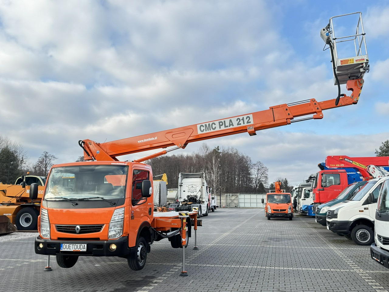 Renault Maxity - Camión con plataforma elevadora: foto 4 Renault Maxity - Camión con plataforma elevadora: foto 4