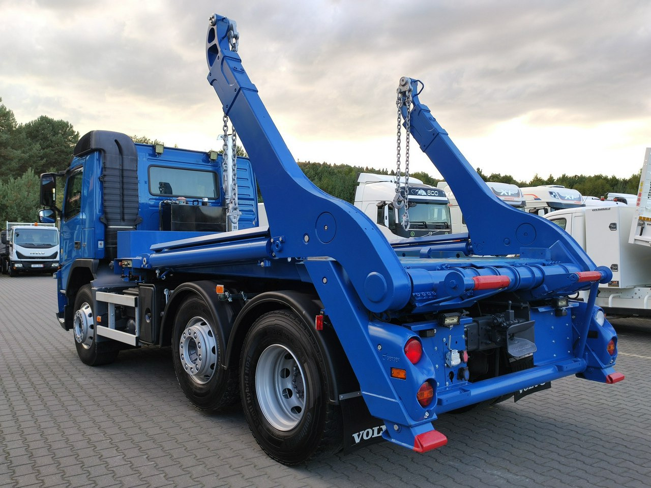 Volvo FM 410 E5 Bramowiec Hakowiec 6x2 Oś Skrętna / Podnoszona Automat - Portacontenedor de cadenas camión: foto 5 Volvo FM 410 E5 Bramowiec Hakowiec 6x2 Oś Skrętna / Podnoszona Automat - Portacontenedor de cadenas camión: foto 5