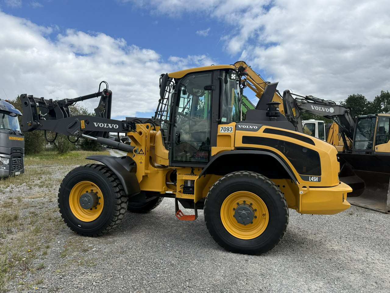 Volvo Waga -10ton WHEEL LOADER L45H Maszyna w Bardzo Dobrym Stanie - Cargadora de ruedas: foto 4 Volvo Waga -10ton WHEEL LOADER L45H Maszyna w Bardzo Dobrym Stanie - Cargadora de ruedas: foto 4