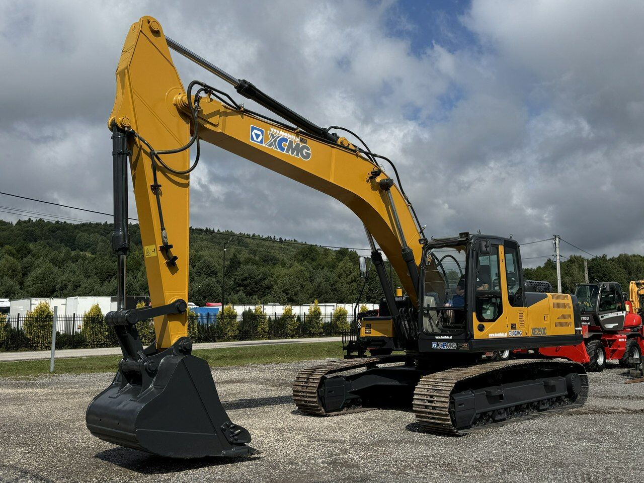 XCMG XE 250C 25ton Bez DPF i Adblue Stan Jak Nowy - Excavadora de cadenas: foto 3 XCMG XE 250C 25ton Bez DPF i Adblue Stan Jak Nowy - Excavadora de cadenas: foto 3