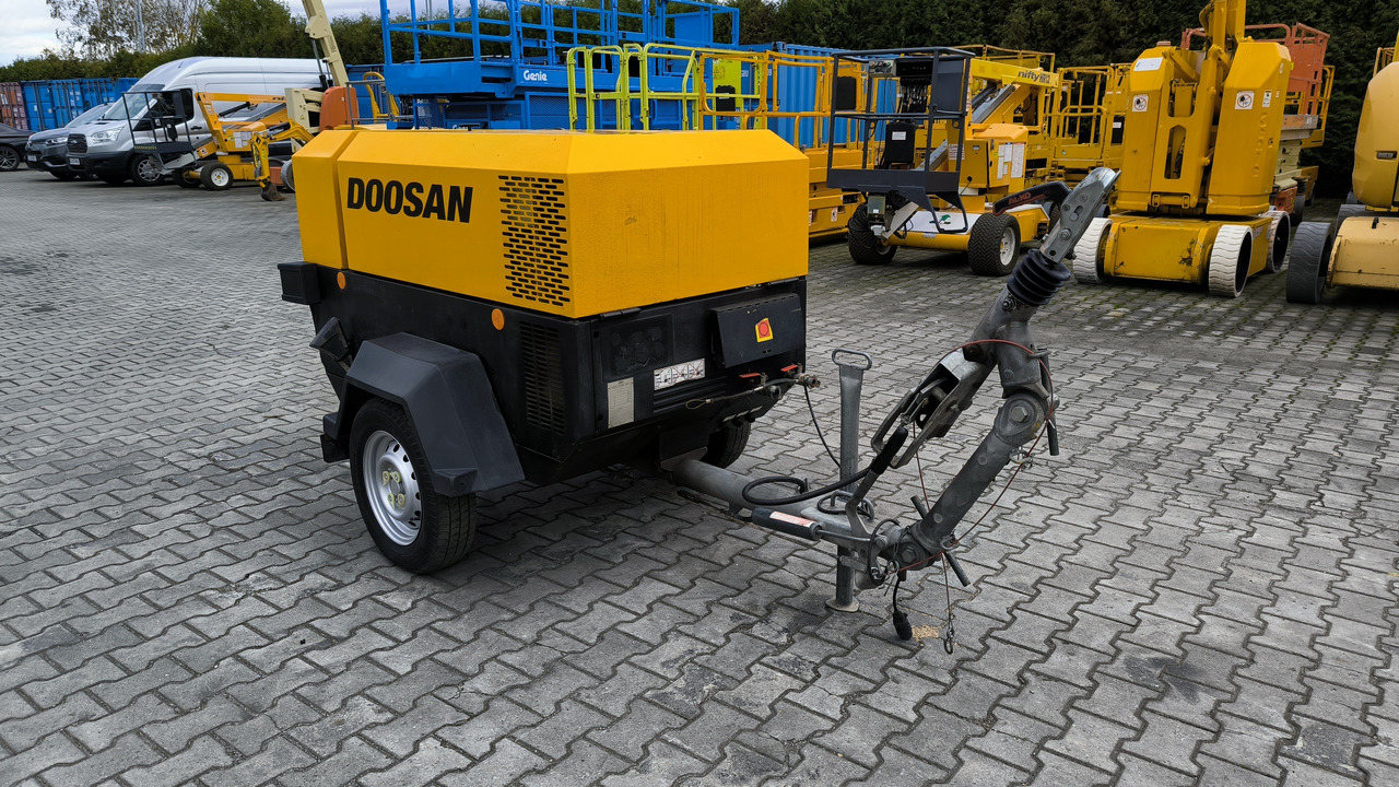 DOOSAN 741 - Compresor de aire: foto 2 DOOSAN 741 - Compresor de aire: foto 2