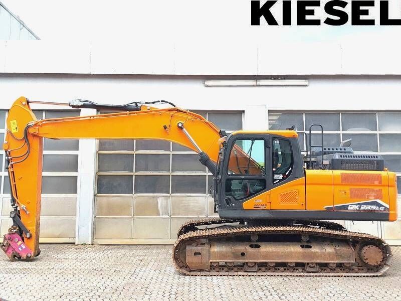 Doosan DX 235 LC-7 - Excavadora de cadenas: foto 1 Doosan DX 235 LC-7 - Excavadora de cadenas: foto 1
