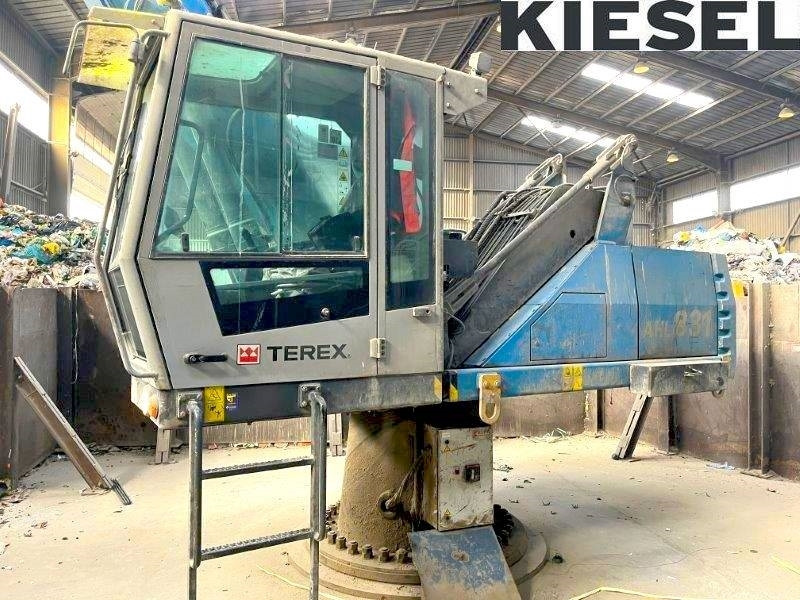 Fuchs AHL 831 D - Manipulador de materiales: foto 1 Fuchs AHL 831 D - Manipulador de materiales: foto 1