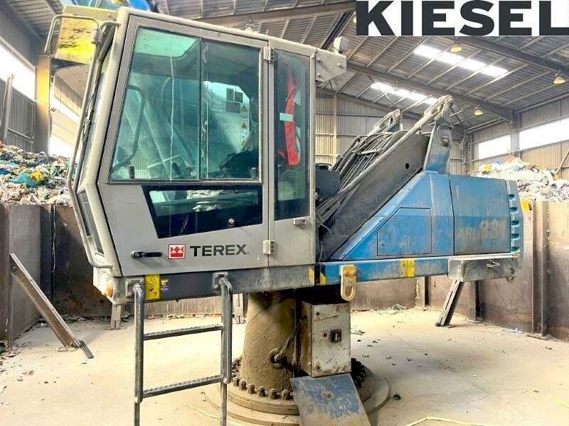 Fuchs AHL 831 D - Manipulador de materiales: foto 1 Fuchs AHL 831 D - Manipulador de materiales: foto 1