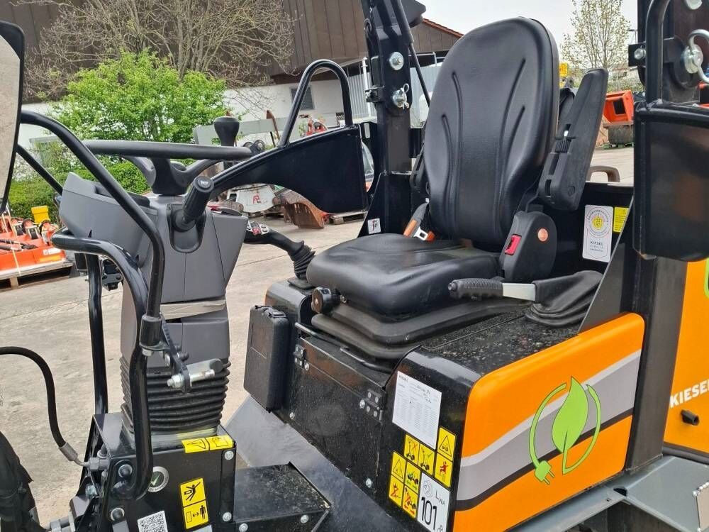 Giant G 2700 E X-Tra Elektro / electric - Minicargadora: foto 5 Giant G 2700 E X-Tra Elektro / electric - Minicargadora: foto 5