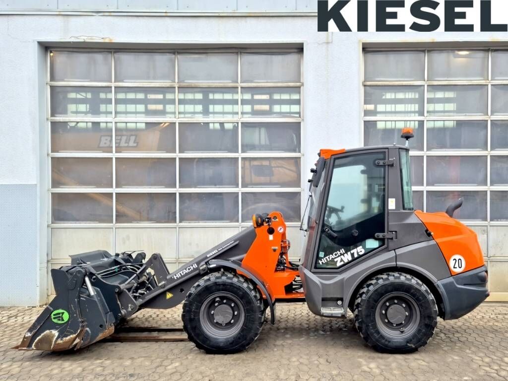 Hitachi ZW 75-6 - Minicargadora: foto 1 Hitachi ZW 75-6 - Minicargadora: foto 1
